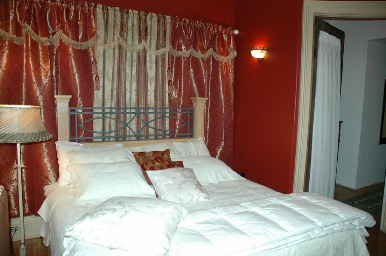 Sommerville Court Motel Bed & Breakfast Lucknow Экстерьер фото